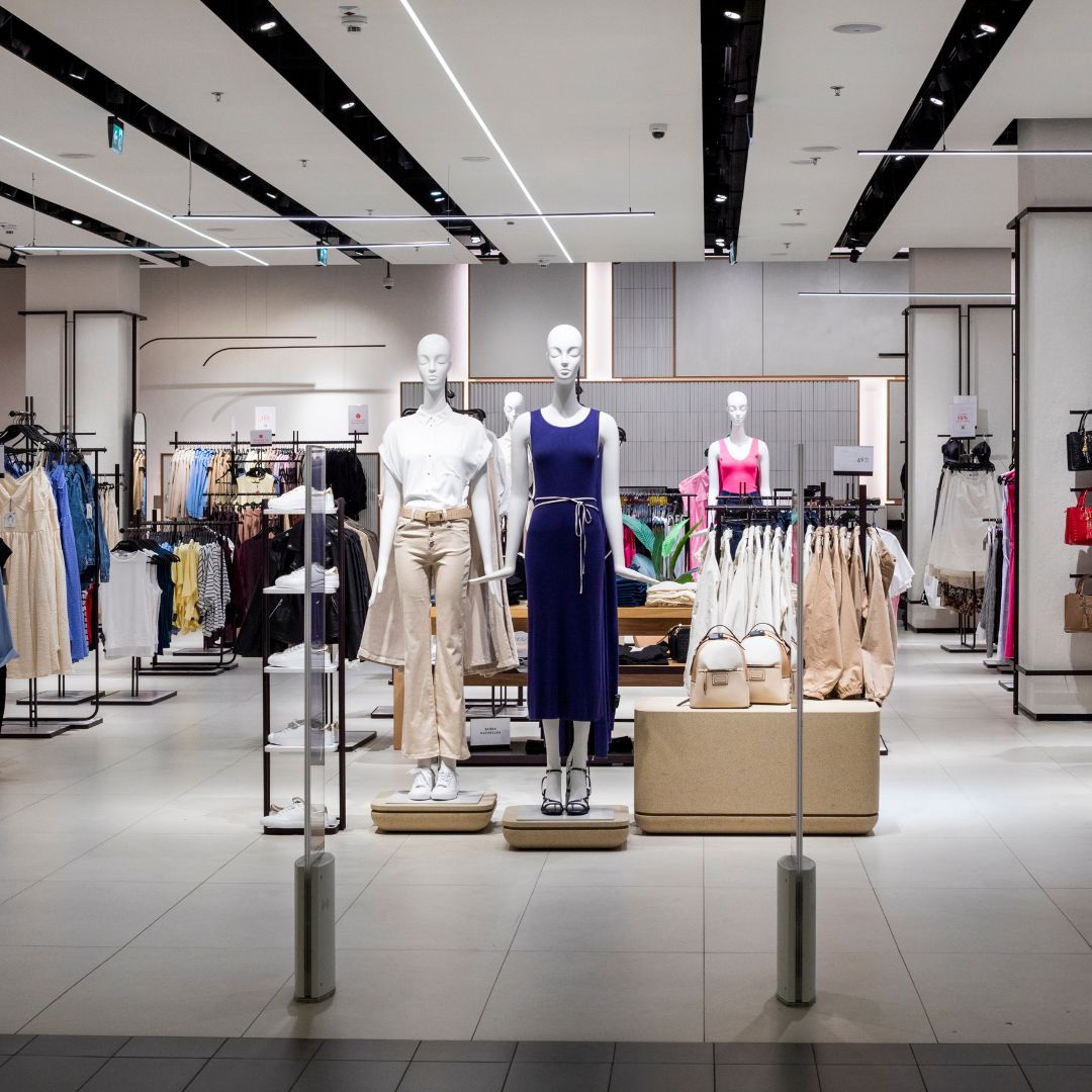 Shopping mall cleaning